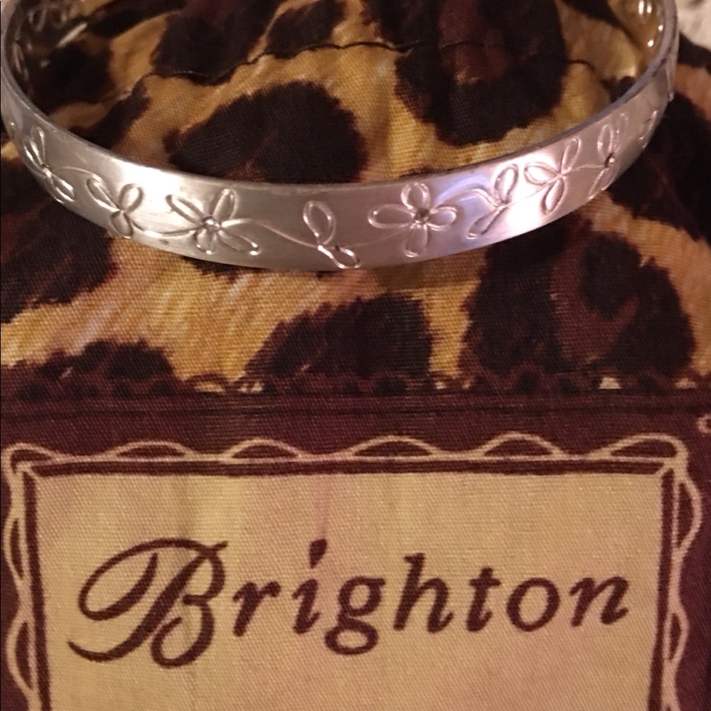 EUC - Ornate Brighton Bangle